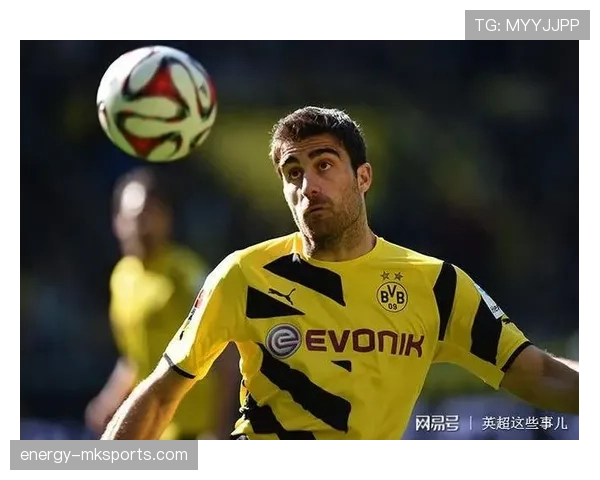 奇尔韦尔边后卫风格特点解析：攻守均衡表现稳健