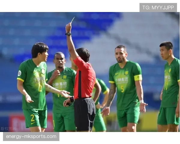 国安输球后球迷怒批：问题出在战术还是球员？北京国安正面临转型阵痛期