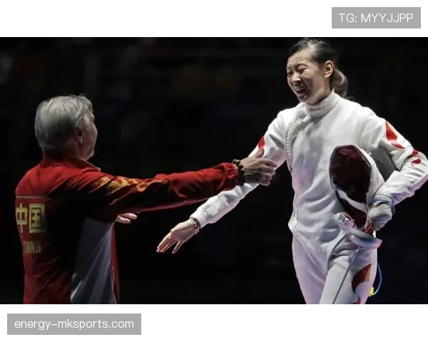 孙一文家里那个奥运冠军冰箱贴，贴的是她凌晨四点训练完偷吃的小蛋糕包装纸