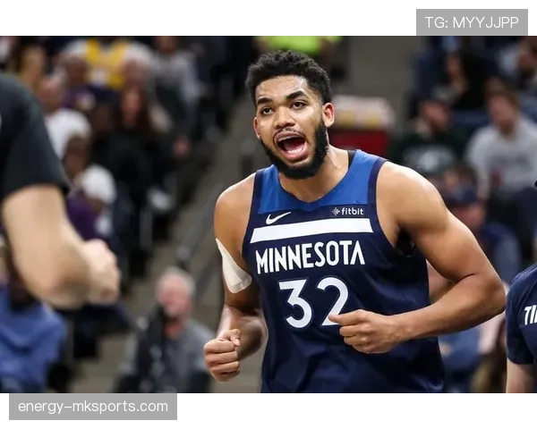 内内低位策应改变对手防守布局