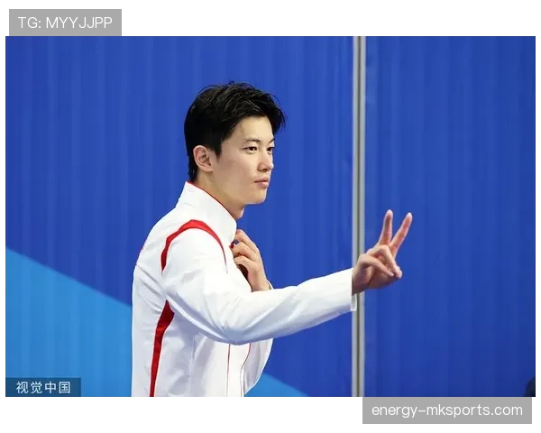 汪顺家的冰箱里只有水煮鸡胸肉和冰块